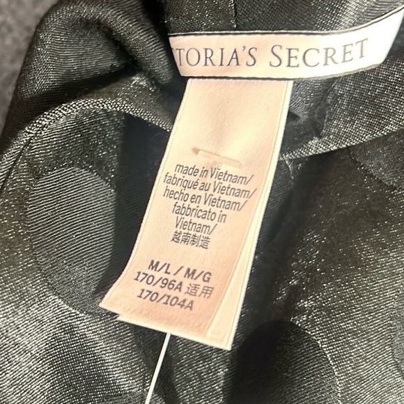 Victoria’s Secret, Black Satin Jacquard 2-Pc Lounge Pajama/Robe Set,Size M/L - Picture 14 of 15